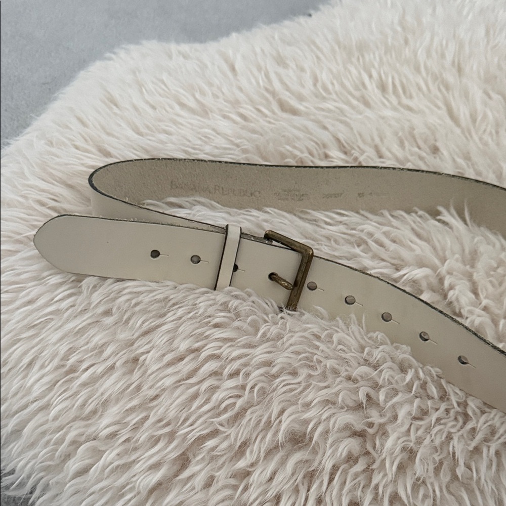 Banana Republic Cream Belt